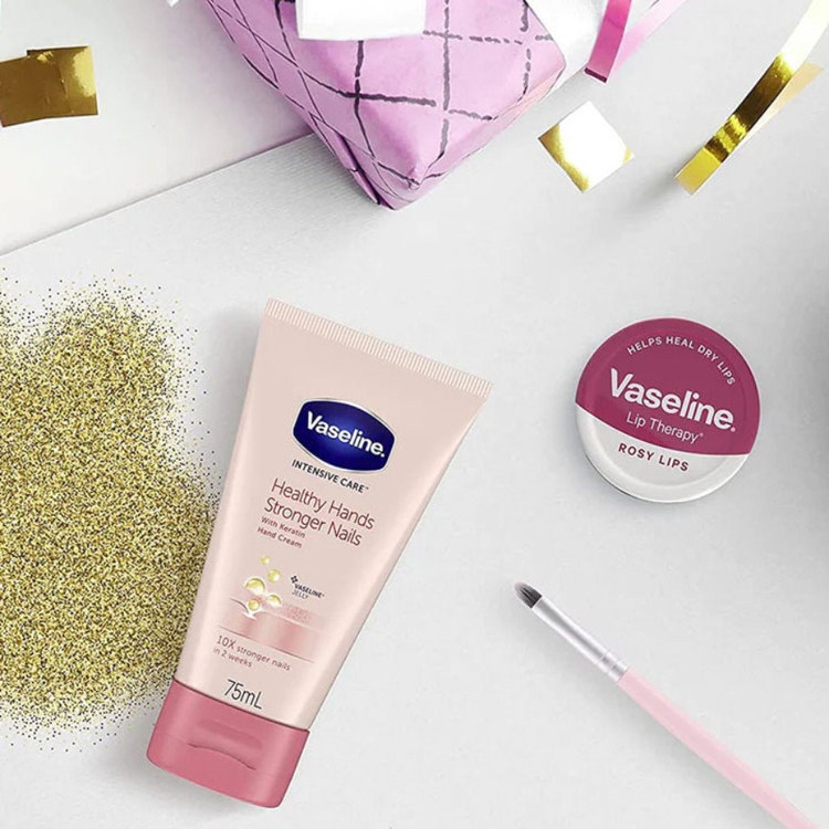 کرم مرطوبکننده دست و ناخن وازلین VASELINE