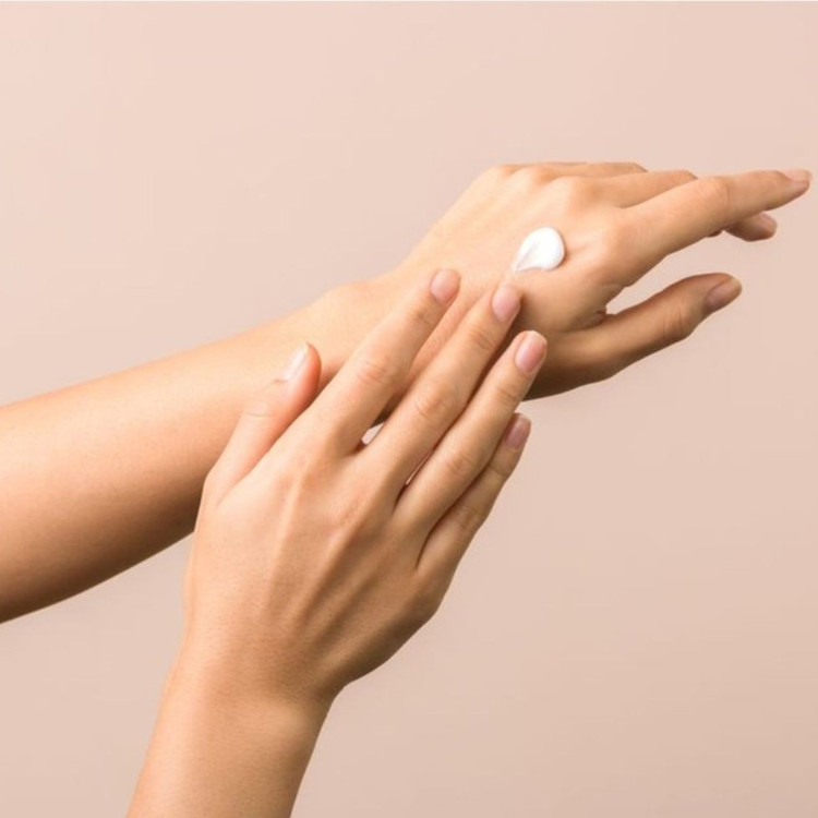 کرم مرطوبکننده دست و ناخن وازلین VASELINE
