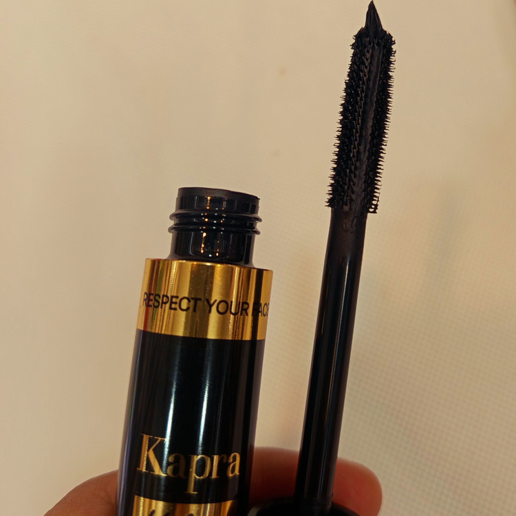 ریمل لیفت کننده کاپرا مدل VOLUME & LIFT